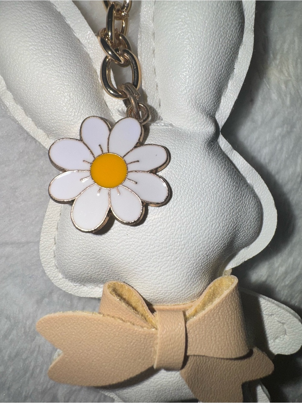 White Bunny Keychain with Tan Bow and Daisy Accent Keychain bag charm NEW - Picture 4 of 6